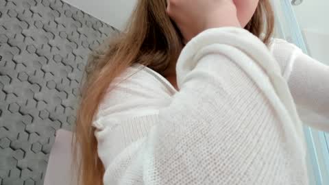 Melena online show from 04-10-26, 02:39