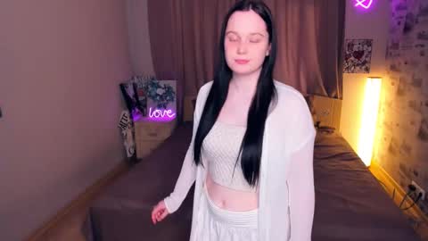 Lyna online show from 03-07-26, 01:52