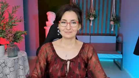 UnaTera online show from 11-18-25, 09:14