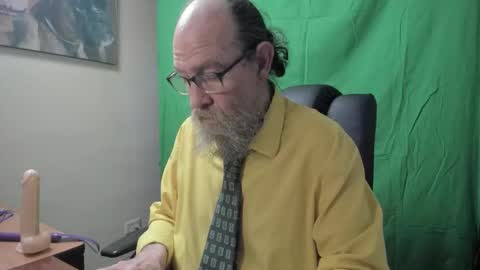 Snapshot of uncle_hottiecb chatting on 03-18-26, 04:32 Uncle Hottie online show from 03-18-26, 04:32