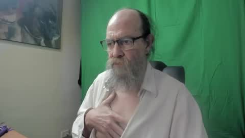 Snapshot of uncle_hottiecb chatting on 03-19-26, 06:12 Uncle Hottie online show from 03-19-26, 06:12
