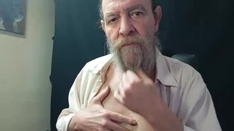 Snapshot of uncle_hottiecb chatting on 04-10-26, 04:55 Uncle Hottie online show from 04-10-26, 04:55