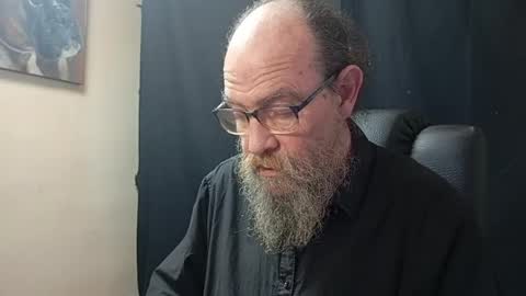 Snapshot of uncle_hottiecb chatting on 04-11-26, 05:28 Uncle Hottie online show from 04-11-26, 05:28