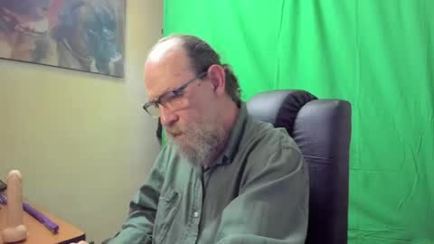 Snapshot of uncle_hottiecb chatting on 04-15-26, 04:58 Uncle Hottie online show from 04-15-26, 04:58