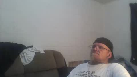 unclemuff online show from 12-23-25, 03:04