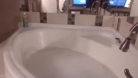 Snapshot of uncut4urbutt chatting on 12-24-24, 12:22 uncut4urbutt online show from 12-24-24, 12:22