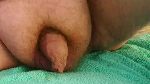 Snapshot of uncut_small_bi chatting on 12-23-25, 11:08 uncut_small_bi online show from 12-23-25, 11:08