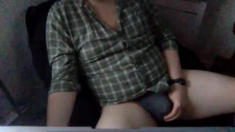 Snapshot of uncutchub526 chatting on 04-24-26, 02:30 UncutChub526 online show from 04-24-26, 02:30