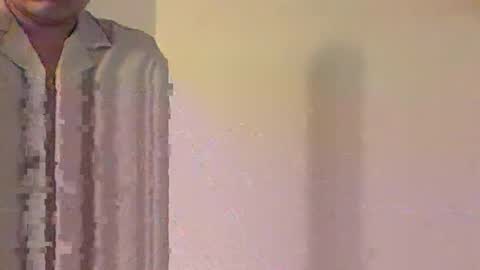 Snapshot of uncutedaustria chatting on 09-25-25, 03:49 Tom online show from 09-25-25, 03:49