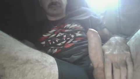 Snapshot of uncutgems818 chatting on 10-17-25, 02:30 uncutgems818 online show from 10-17-25, 02:30