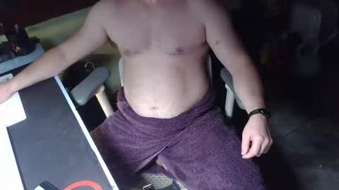 Under the desk online show from 02-24-26, 10:19