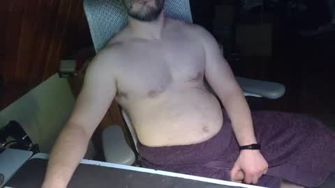 Under the desk online show from 04-25-26, 08:39