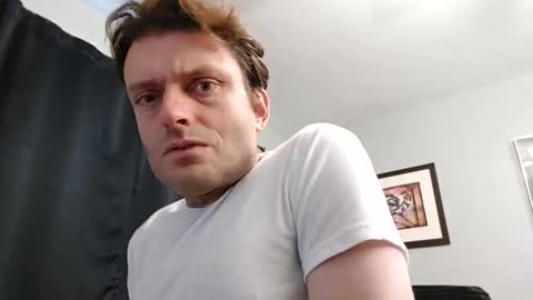 Snapshot of undress_me_ chatting on 01-24-25, 05:00 undress me online show from 01-24-25, 05:00