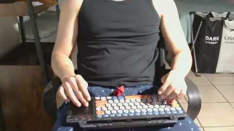 UndressMe online show from 07-16-26, 06:19