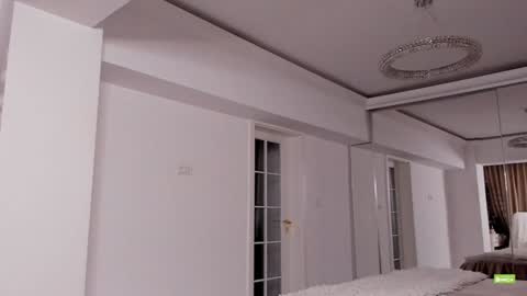 Silvia online show from 10-31-25, 05:58