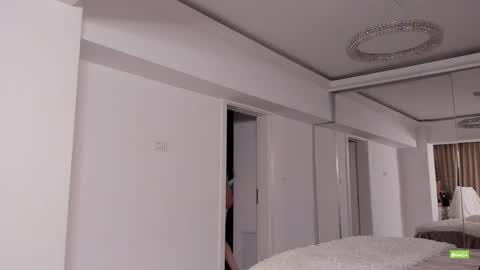 Silvia online show from 04-23-26, 05:37