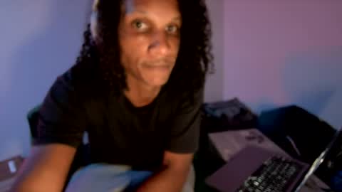Snapshot of uniballboy chatting on 03-16-26, 01:33 Uni Ball online show from 03-16-26, 01:33