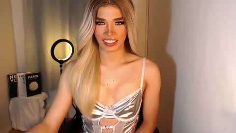 Miss Andrea online show from 09-15-25, 05:02