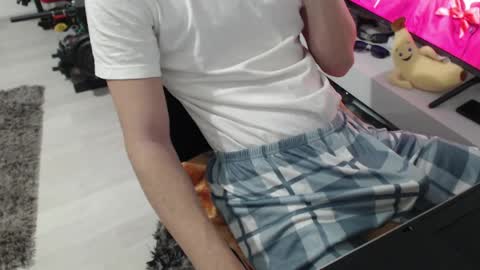 Snapshot of uniqueboy22 chatting on 04-22-26, 05:47 uniqueboy22 online show from 04-22-26, 05:47