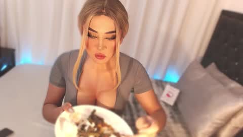 Miss online show from 09-28-25, 01:55