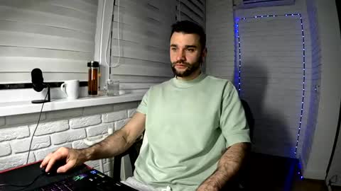 Snapshot of unnknow2024 chatting on 04-17-26, 06:55 SlavaVibes online show from 04-17-26, 06:55