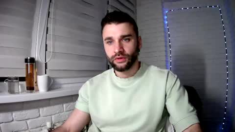 Snapshot of unnknow2024 chatting on 04-18-26, 07:18 SlavaVibes online show from 04-18-26, 07:18