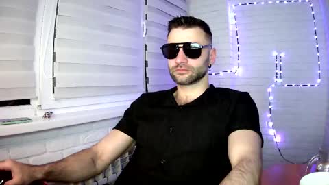 Snapshot of unnknow2024 chatting on 04-25-26, 06:38 SlavaVibes online show from 04-25-26, 06:38