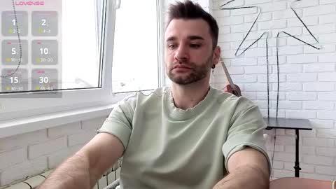 Snapshot of unnknow2024 chatting on 05-18-26, 08:09 SlavaVibes online show from 05-18-26, 08:09