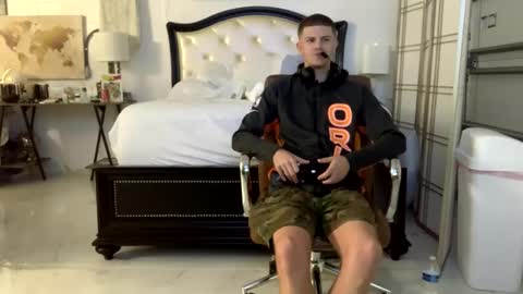 Snapshot of unverifiedbwc chatting on 02-10-25, 12:39 Stepbro online show from 02-10-25, 12:39