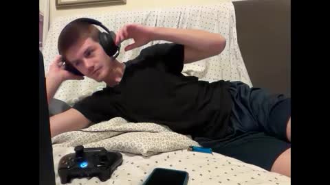 Snapshot of unverifiedbwc chatting on 03-09-25, 10:08 Stepbro online show from 03-09-25, 10:08