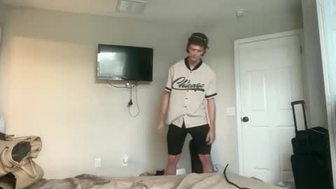 Snapshot of unverifiedbwc chatting on 09-17-25, 08:10 Stepbro online show from 09-17-25, 08:10