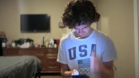 Snapshot of unverifiedbwc chatting on 10-09-25, 11:52 Stepbro online show from 10-09-25, 11:52