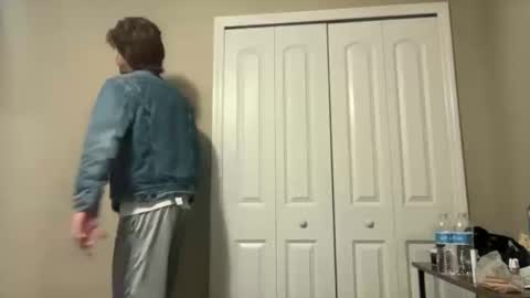 Snapshot of unverifiedbwc chatting on 10-15-25, 05:18 Stepbro online show from 10-15-25, 05:18