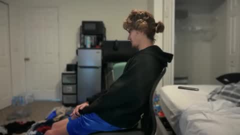 Snapshot of unverifiedbwc chatting on 11-09-25, 01:31 Stepbro online show from 11-09-25, 01:31