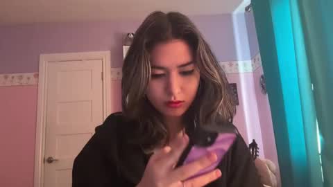 Snapshot of upaydahlia chatting on 03-11-25, 09:26 findom goddess dahlia  online show from 03-11-25, 09:26