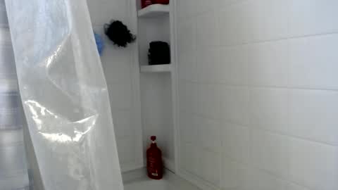 Snapshot of upforanything27 chatting on 12-17-24, 04:12 upforanything27 online show from 12-17-24, 04:12