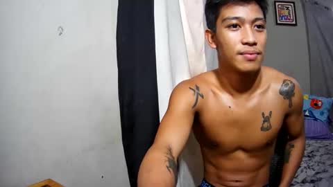 Snapshot of ur_asianpinoy chatting on 12-18-25, 04:18 ur_asianpinoy online show from 12-18-25, 04:18