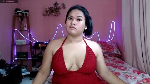 Snapshot of ur_baby_rebbecca chatting on 05-20-26, 02:29 SINGLE online show from 05-20-26, 02:29