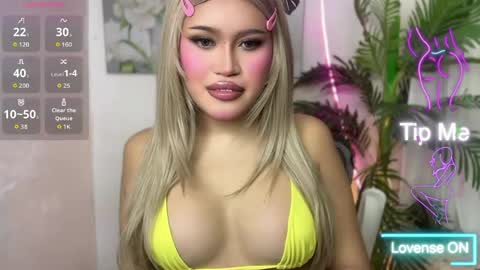 Snapshot of ur_bombshellpatty chatting on 05-04-26, 06:04 ur_bombshellpatty online show from 05-04-26, 06:04