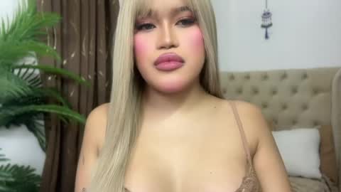 Snapshot of ur_bombshellpatty chatting on 05-07-26, 05:40 ur_bombshellpatty online show from 05-07-26, 05:40