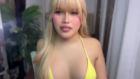 Snapshot of ur_bombshellpatty chatting on 05-17-26, 02:57 ur_bombshellpatty online show from 05-17-26, 02:57