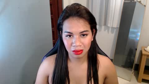 Snapshot of ur_cutiesthotasianxx chatting on 01-04-25, 08:39 Vee online show from 01-04-25, 08:39