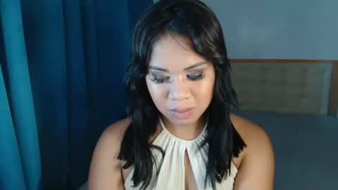 Snapshot of ur_cutiesthotasianxx chatting on 10-04-25, 03:48 Vee online show from 10-04-25, 03:48