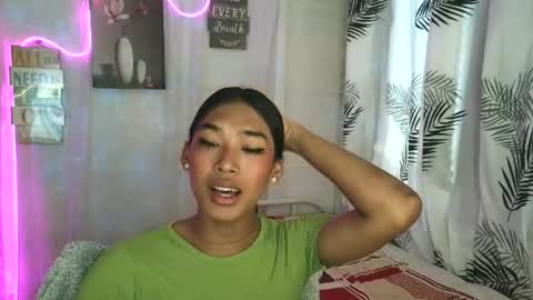 ur_dazzlingmorenaxx online show from 04-08-26, 03:06