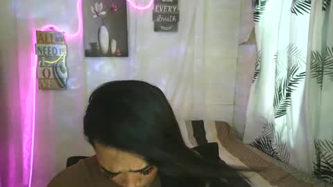 ur_dazzlingmorenaxx online show from 04-28-26, 01:59