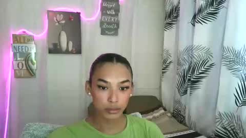 ur_dazzlingmorenaxx online show from 05-18-26, 02:40