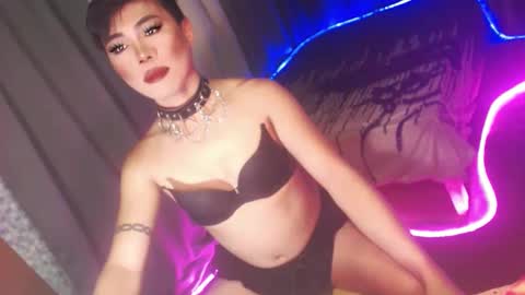Snapshot of ur_dominatrix chatting on 12-01-25, 02:16 MISS ANNA online show from 12-01-25, 02:16