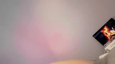 Lola online show from 04-25-26, 03:09