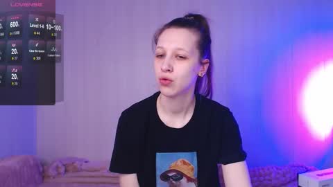 Snapshot of ur_kitty__ chatting on 12-17-25, 09:04 Lera online show from 12-17-25, 09:04