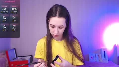 Snapshot of ur_kitty__ chatting on 12-19-25, 10:00 Lera online show from 12-19-25, 10:00